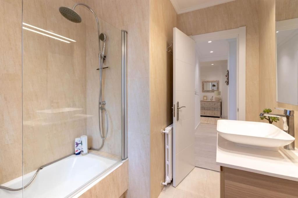 Apartamento Luxury Centro Bilbao Garaje 外观 照片